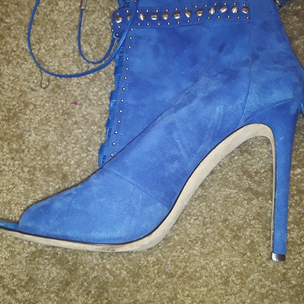 Shoes - Picture 6 of 6